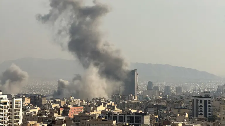 Fragile ceasefire takes effect as US and Iran prepare for talks in Pakistan