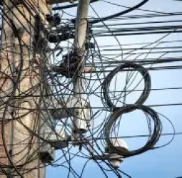 Nwawasua residents climb tree, mountain top for calls, internet connectivity