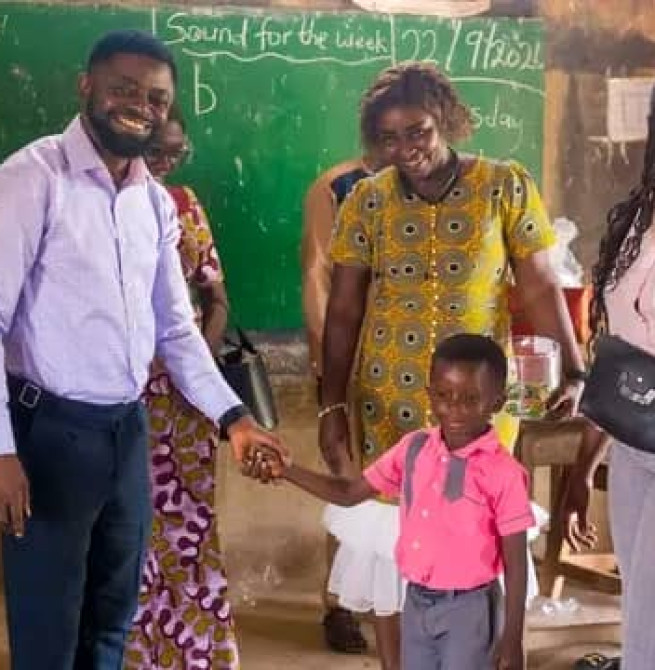 A/R: Atwima Mponua DCE Tours Schools On ''My First Day At School'', Commissions KG Block No.3