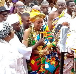 "My Enstoolment Not a Title to Wear but a Call to Serve”— Barack Obama's Former Personal Assistant Installed Odonase Mpuntuhemaa Pledges ‎