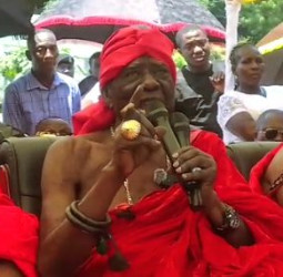 Cape Coast Fast Becoming Lawless City: Oguaa Omanhene Bans Fancy Dress Float After 7pm, Threatens Arrest of Band Participants After Midnight